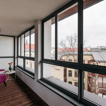4 Bedroom With A Balcony - Trynitarska 6 شقة *