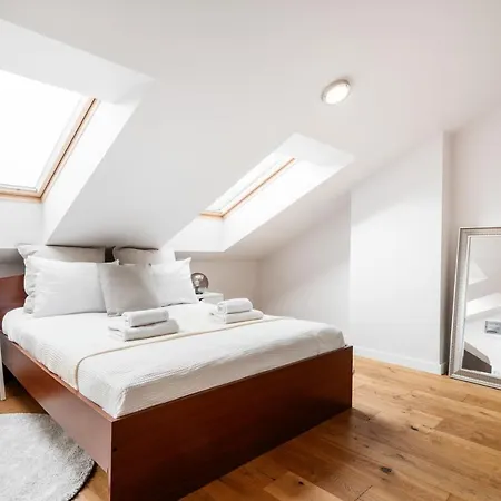 4 Bedroom With A Balcony - Trynitarska 6 *